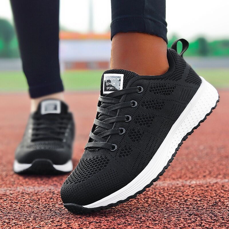 Sneakers-Wanita-Sepatu-Vulkanis-Musim-Panas-Baru-Gym-Sneakers-Pria-Kasual-untuk-Wanita-Sepatu-Bersirkulasi-Bertali-2